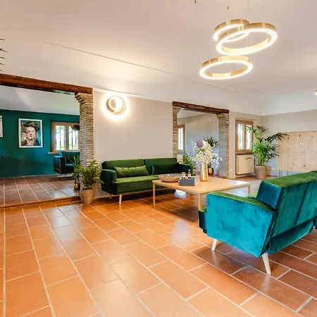 La Dolce Villa *