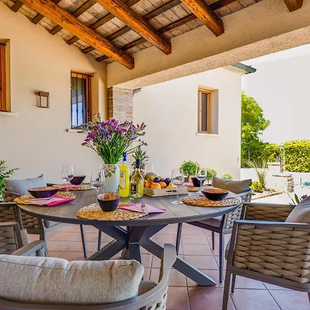 La Dolce Villa *